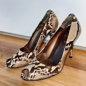 Stuart Weitzman Snakeskin Peep Toe Pumps Leather Stiletto Heels
